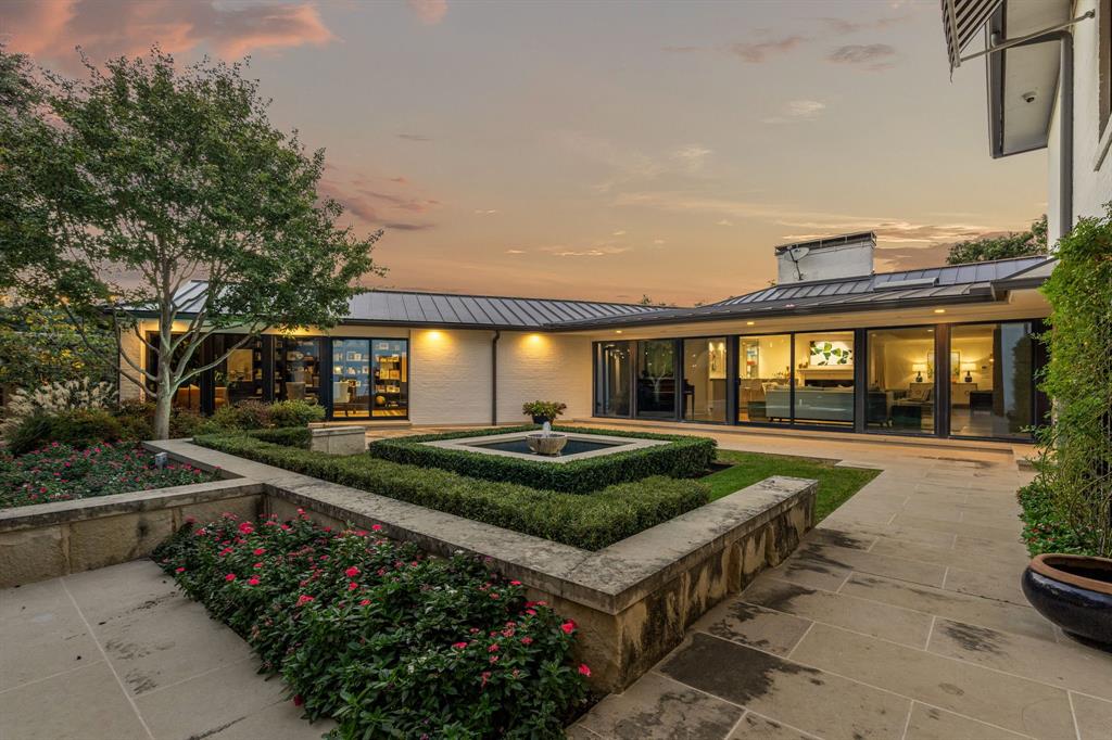 5849 Merrymount Road Westover Hills, TX 76107 - Photo 28 of 32 a front view of a house with garden
