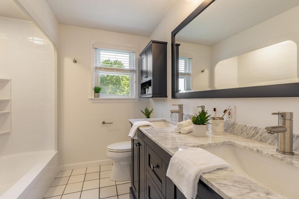 37 Newtown Road Acton, MA 01720 - Photo 17 of 35