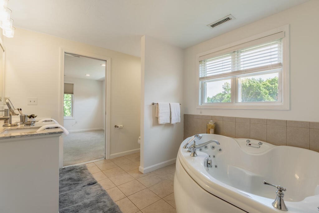 37 Newtown Road Acton, MA 01720 - Photo 25 of 35