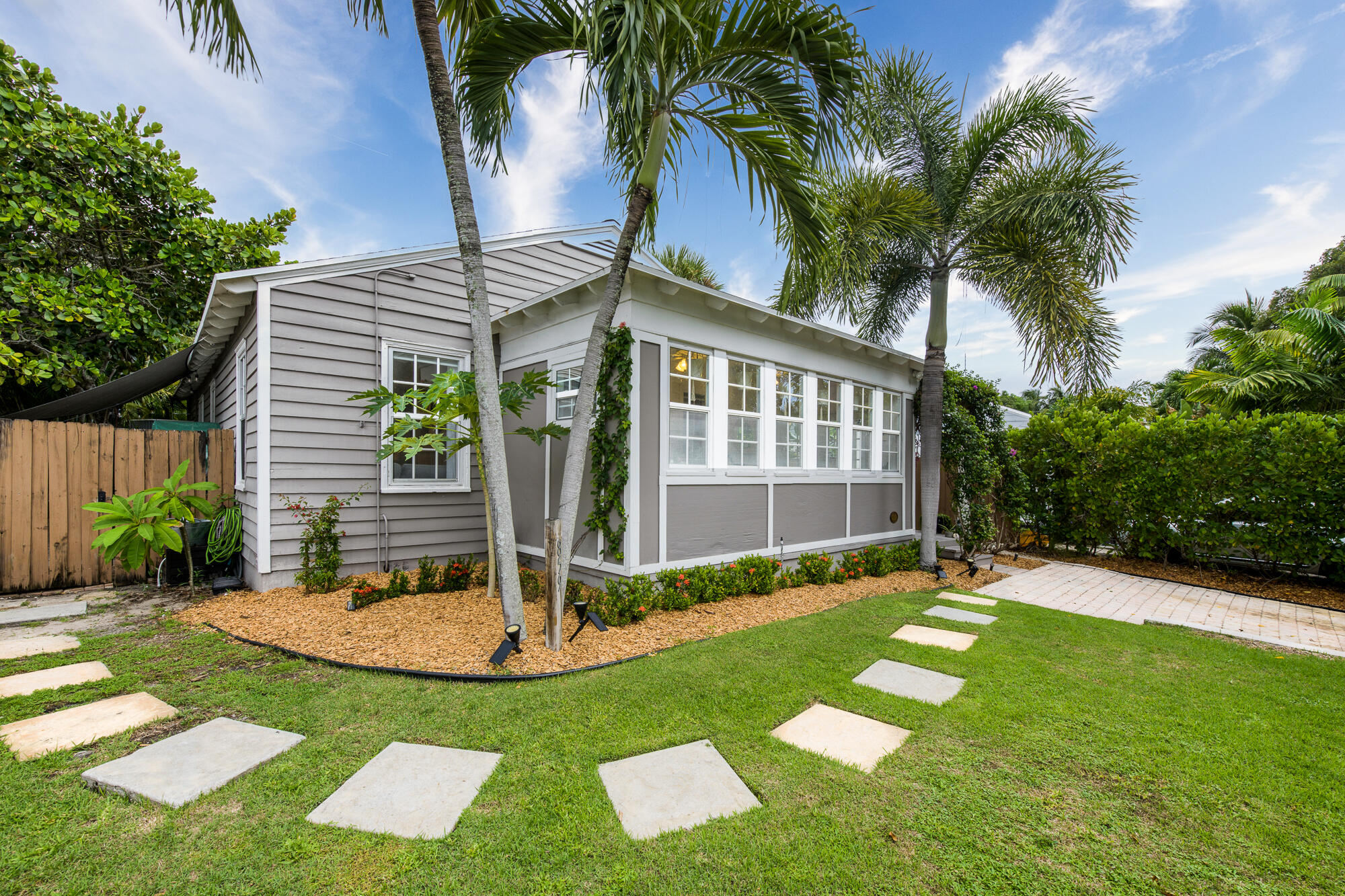 859 Sunset Road West Palm Beach, FL 33401 - Photo 2 of 29 DSC_7063-Edit-Edit