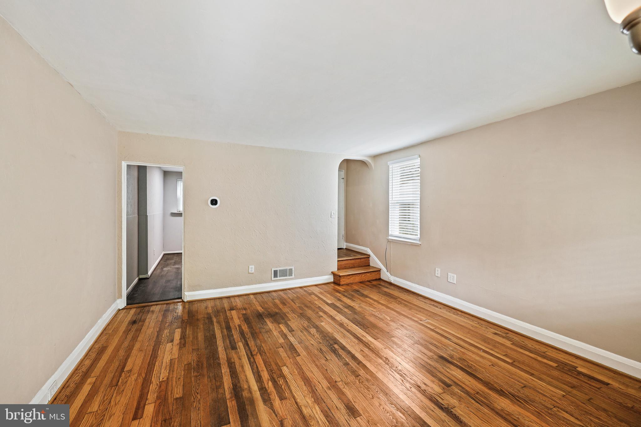 1674 Mussula Road Towson, MD 21286 - Photo 4 of 24 Living Room
