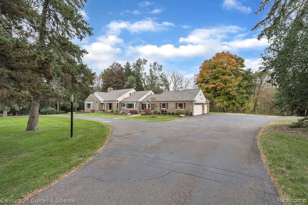 21605 West Thirteen Mile Road Franklin, MI 48025 - Photo 41 of 43
