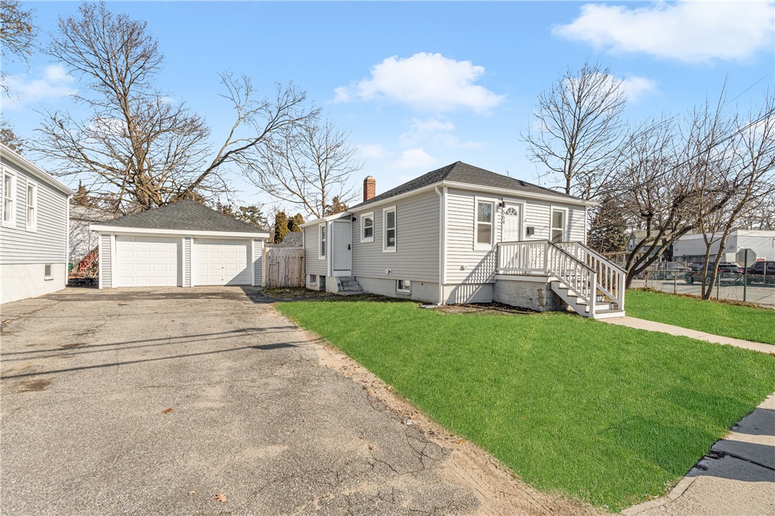 564 West Shore Road Warwick, RI 02889 - Photo 3 of 37