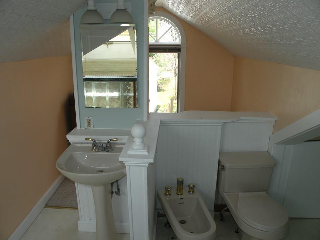 10 Anson Road Portland, ME 04102 - Photo 26 of 27 Third floor Bath