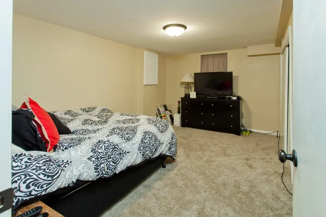 $2,025 | 831 Weeks Avenue Southeast, Minneapolis, MN 55414