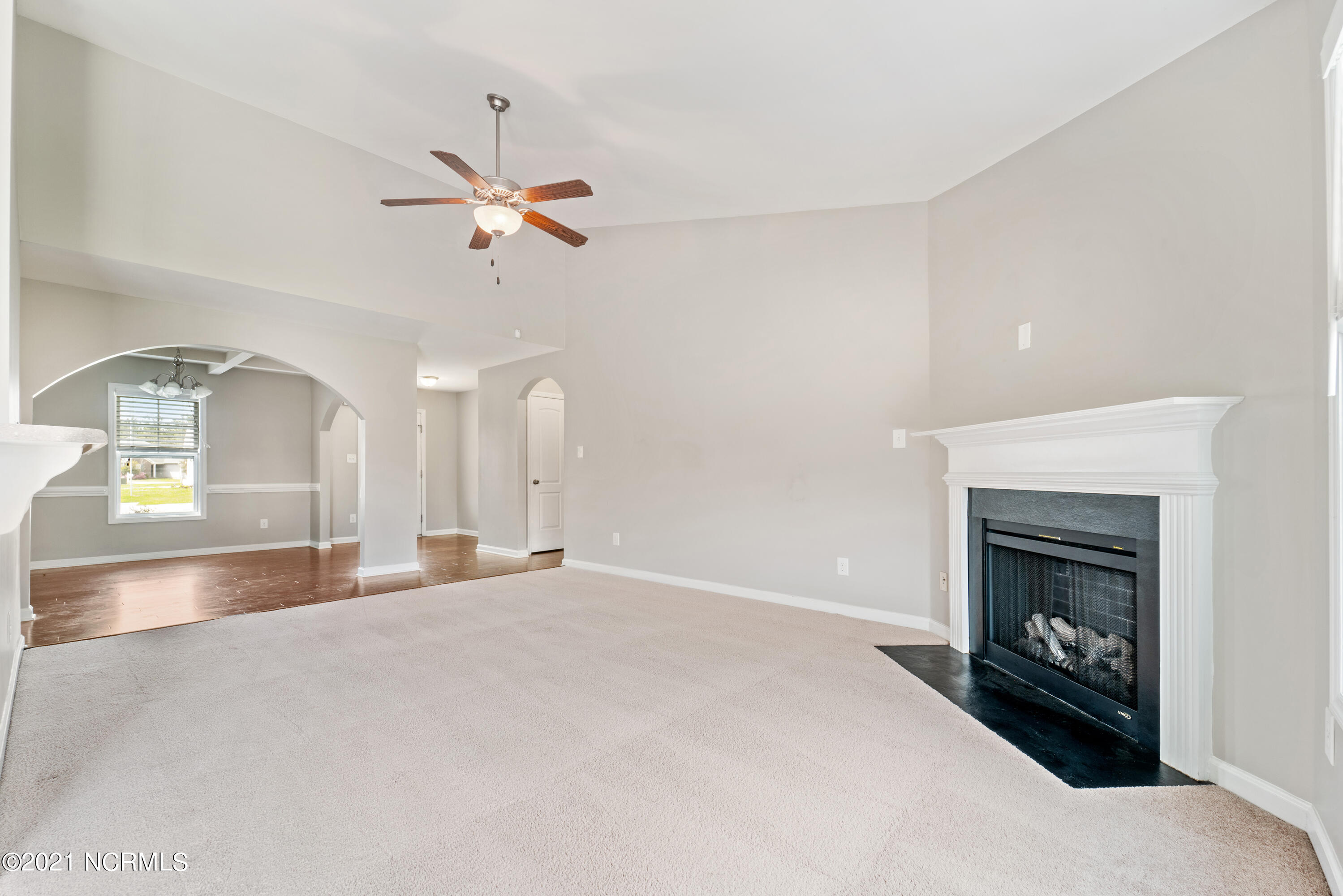 228 Merin Height Road Jacksonville, NC 28546 - Photo 18 of 44 Living Room
