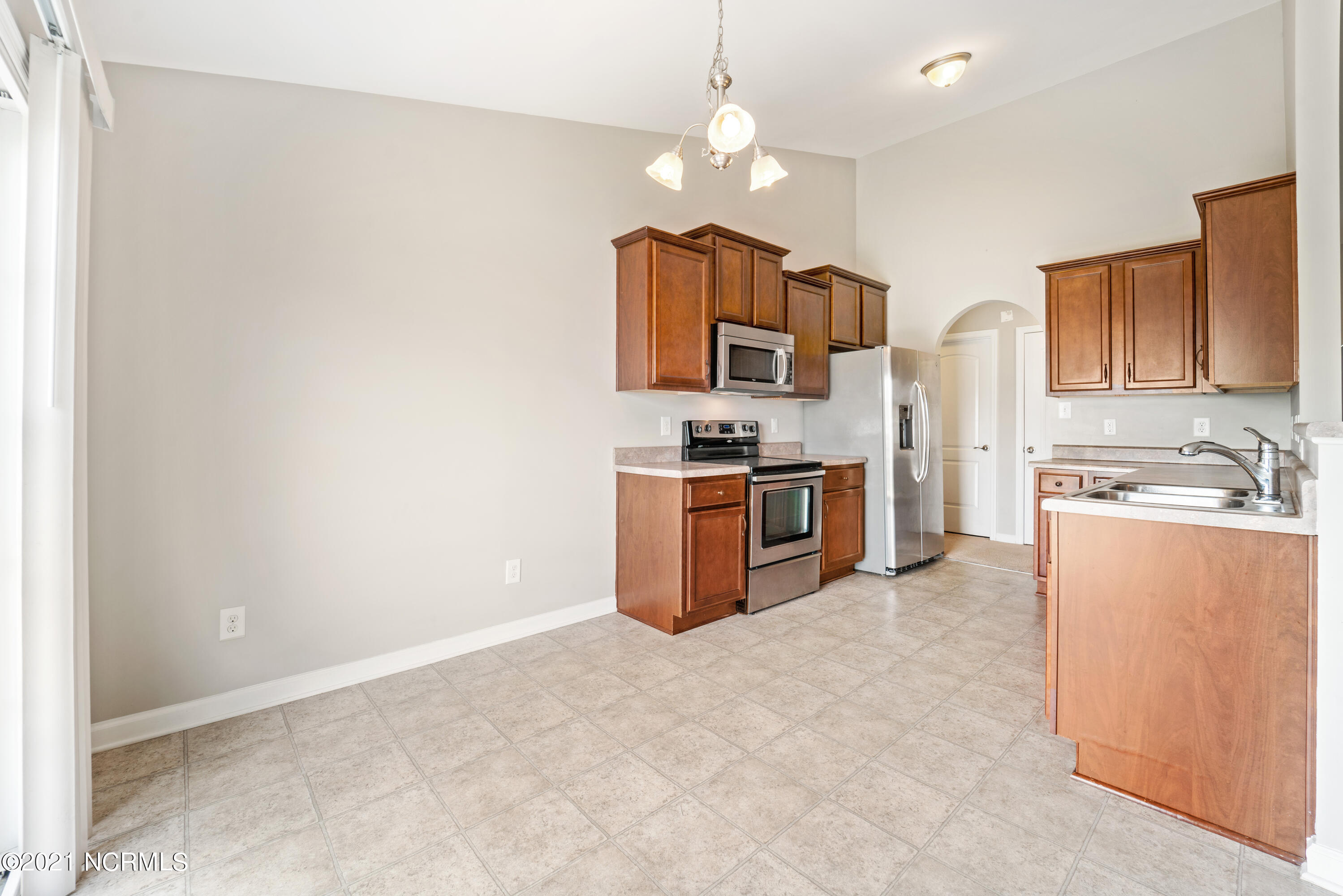 228 Merin Height Road Jacksonville, NC 28546 - Photo 20 of 44 Livng Room