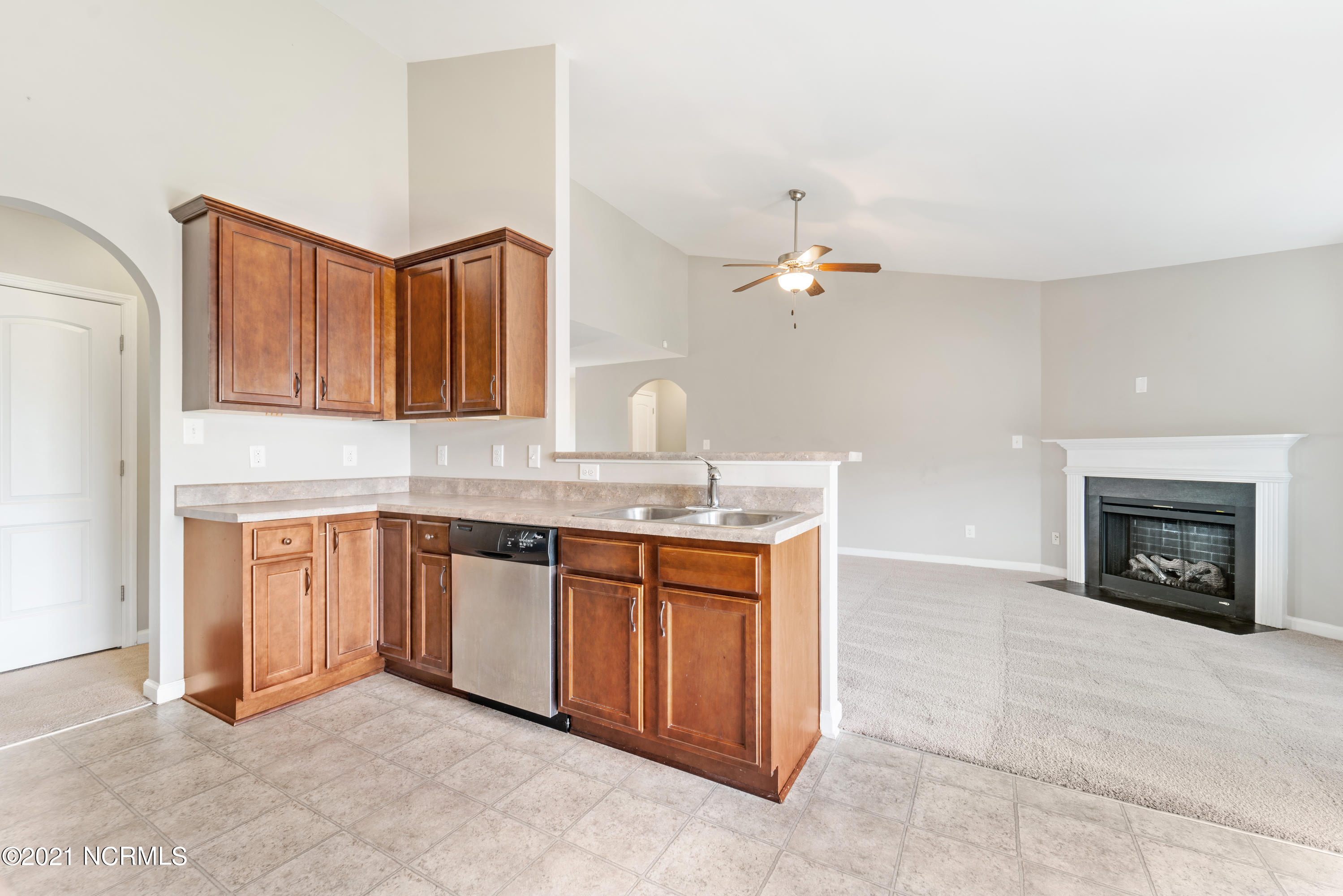 228 Merin Height Road Jacksonville, NC 28546 - Photo 23 of 44 Kitchen