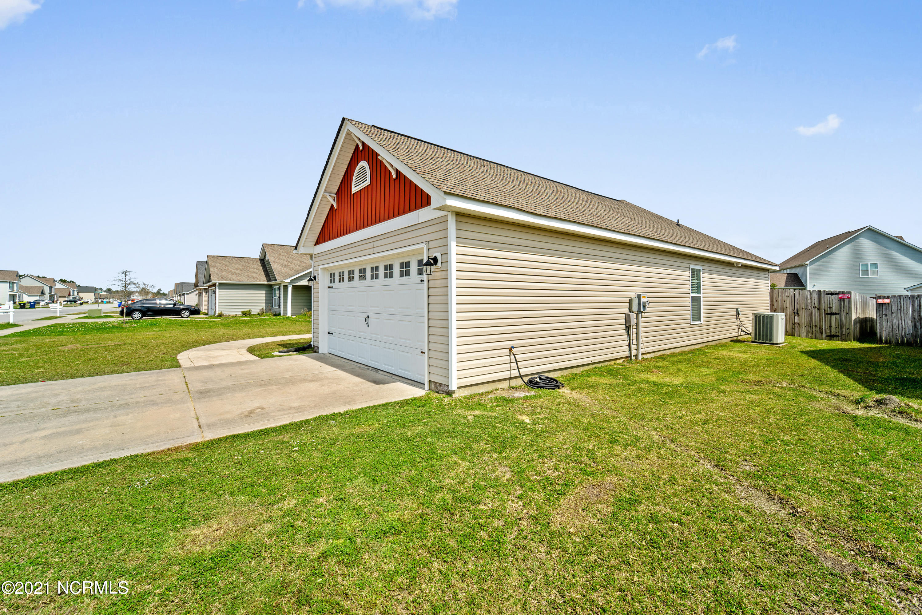 228 Merin Height Road Jacksonville, NC 28546 - Photo 4 of 44 Front