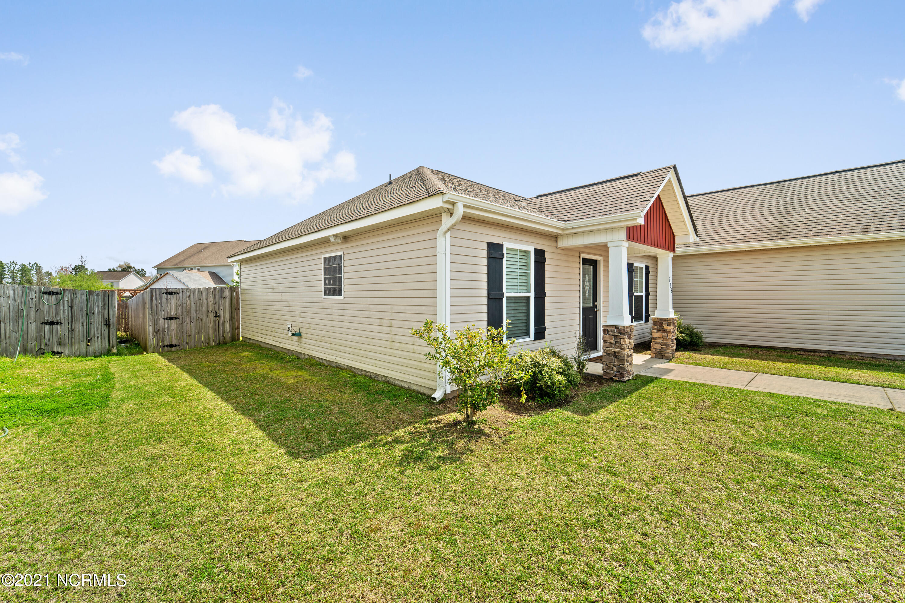 228 Merin Height Road Jacksonville, NC 28546 - Photo 9 of 44 Front