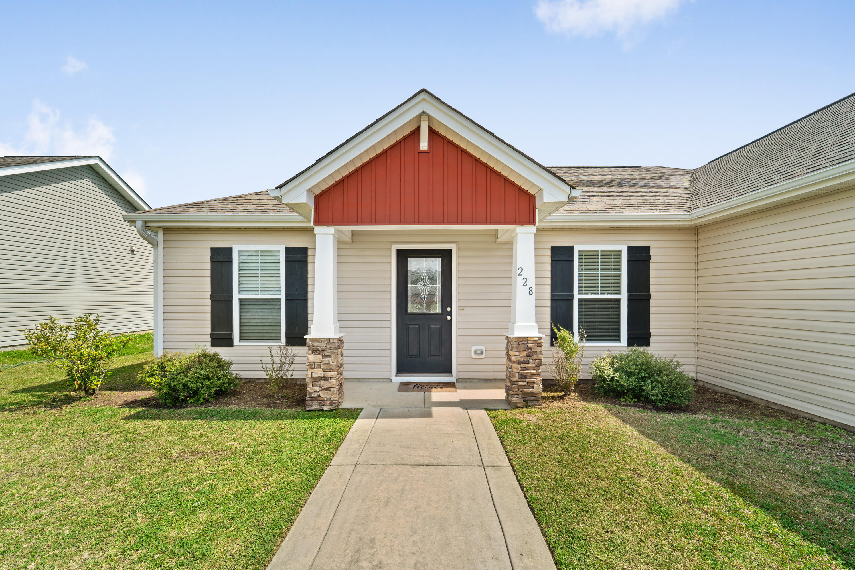 228 Merin Height Road Jacksonville, NC 28546 - Photo 10 of 44 Front