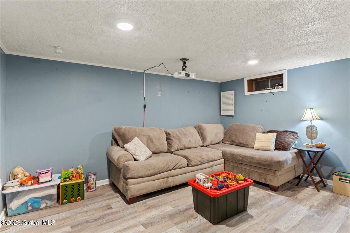 12 Adare Road Troy, NY 12180 - Photo 16 of 33 35-MW2_6211