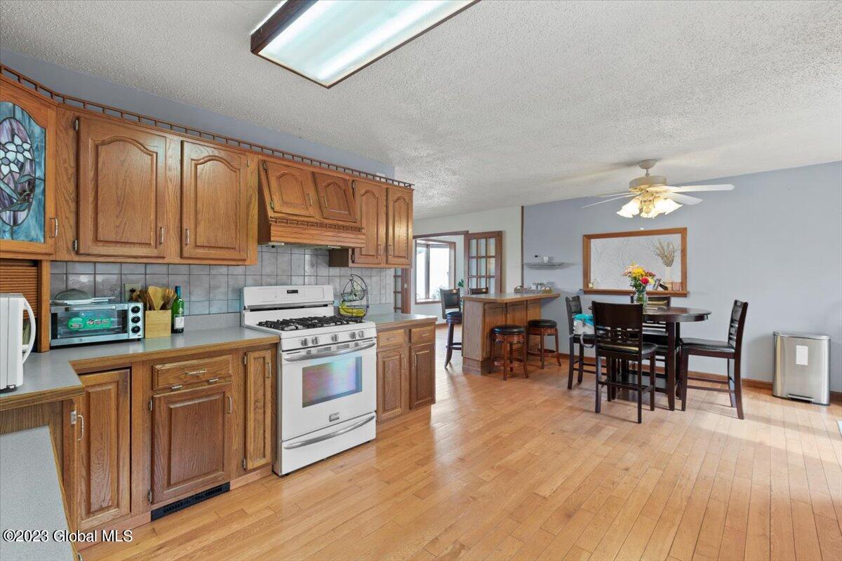 12 Adare Road Troy, NY 12180 - Photo 6 of 33 29-MW2_6181