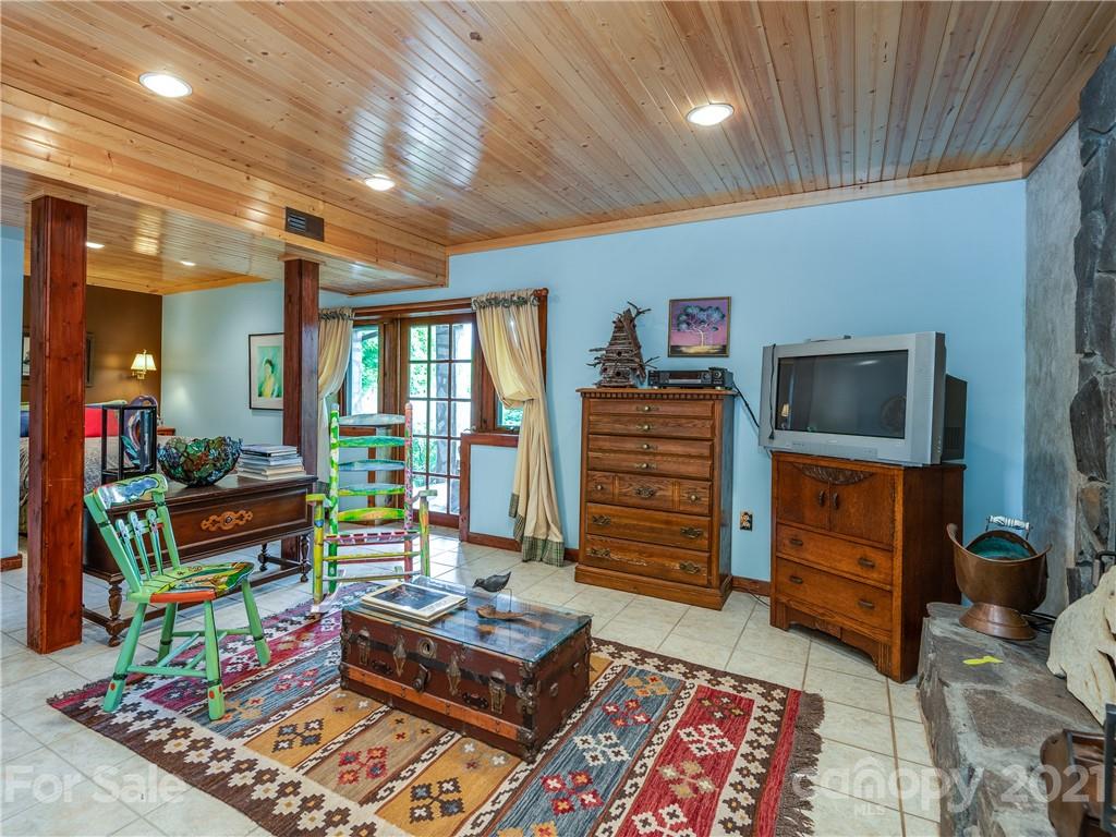 404 Timbuktu Road Sylva, NC 28779 - Photo 26 of 39 Gallery Image 26