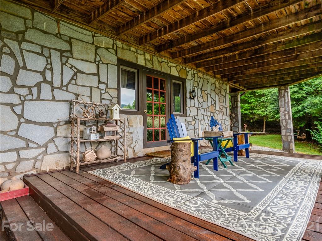 404 Timbuktu Road Sylva, NC 28779 - Photo 4 of 39 Gallery Image 4
