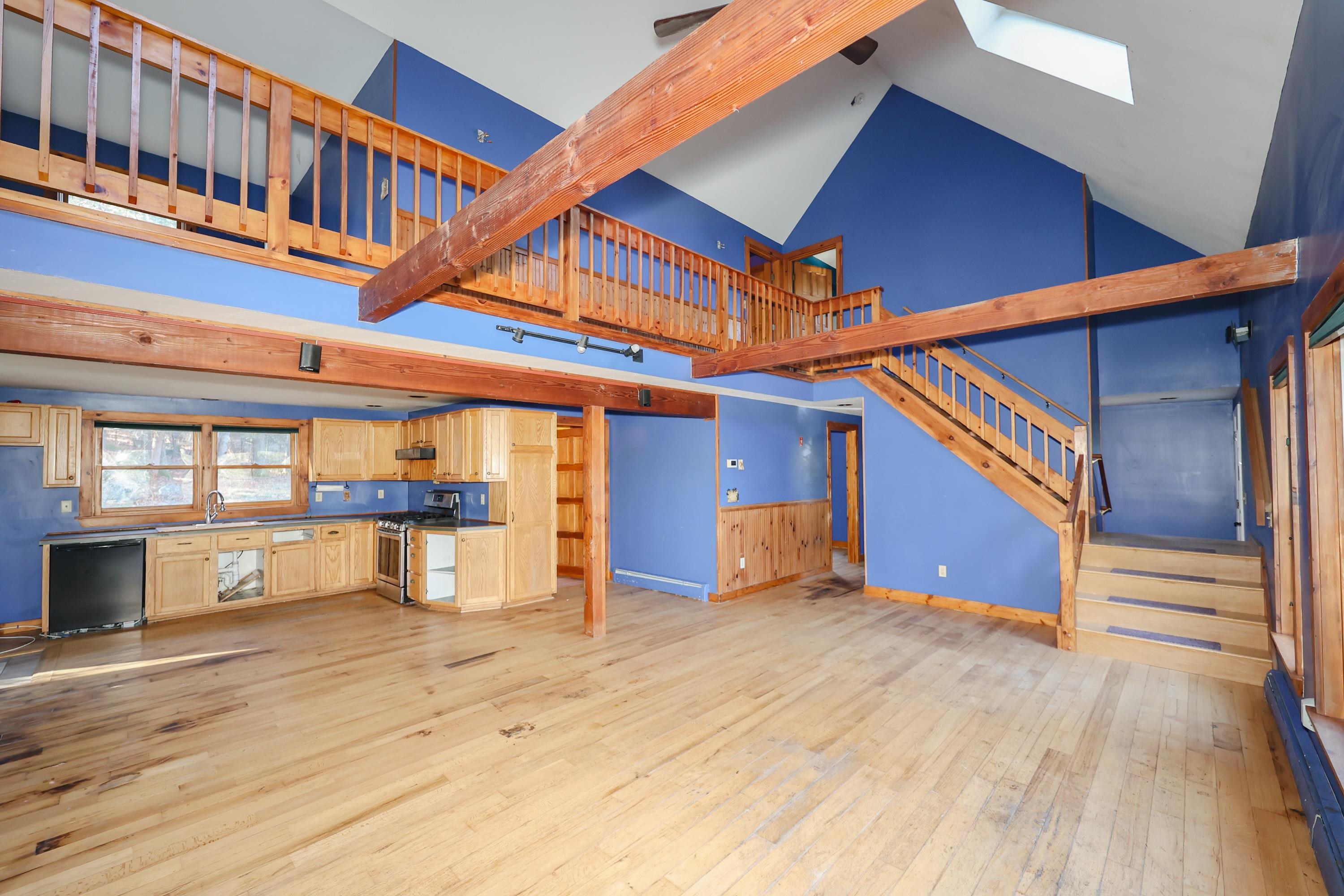 18 Critchett Road Raymond, NH 03077 - Photo 2 of 40