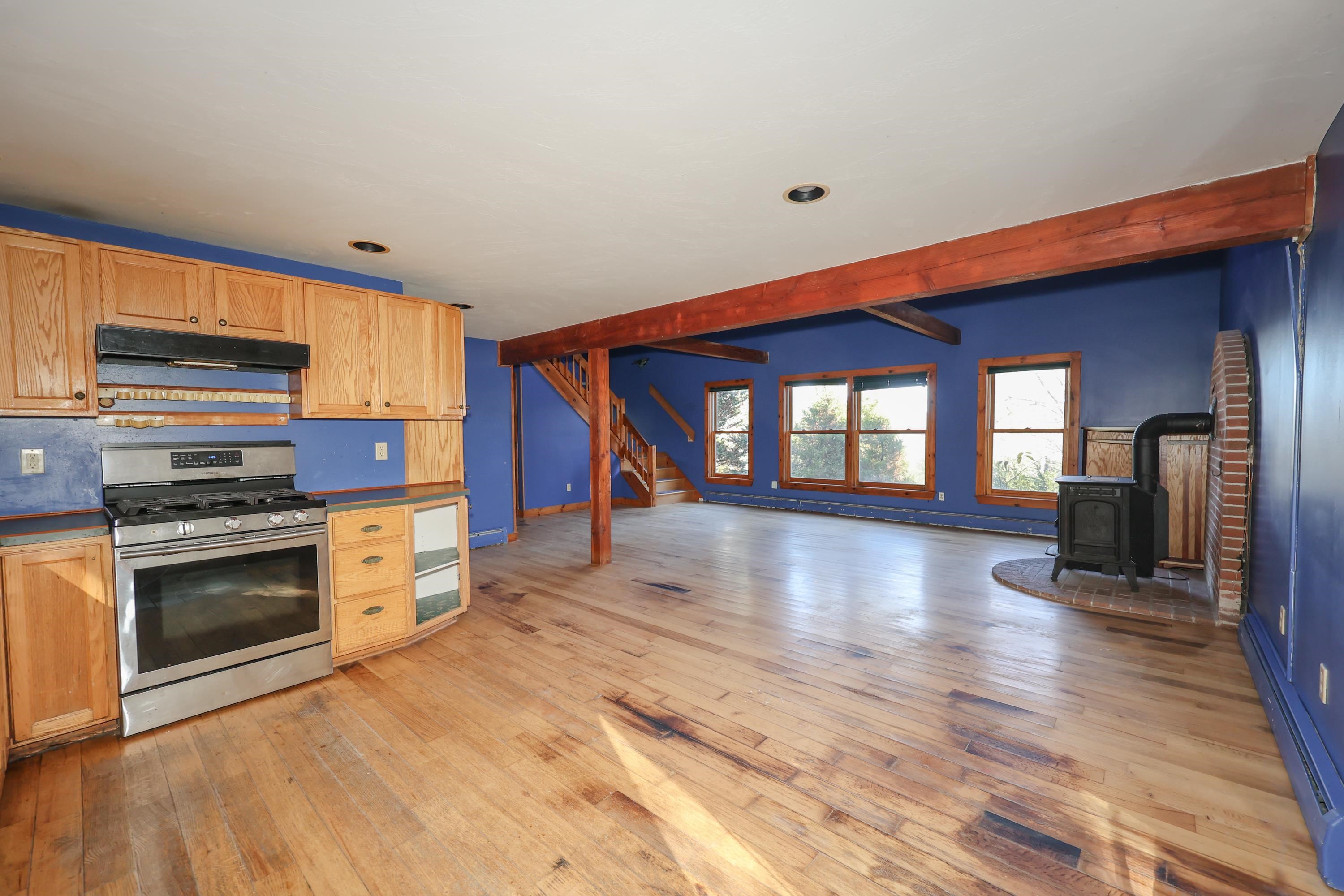 18 Critchett Road Raymond, NH 03077 - Photo 4 of 40