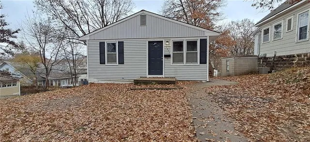 $950 | 1211 South 24th Street, St. Joseph, MO 64507