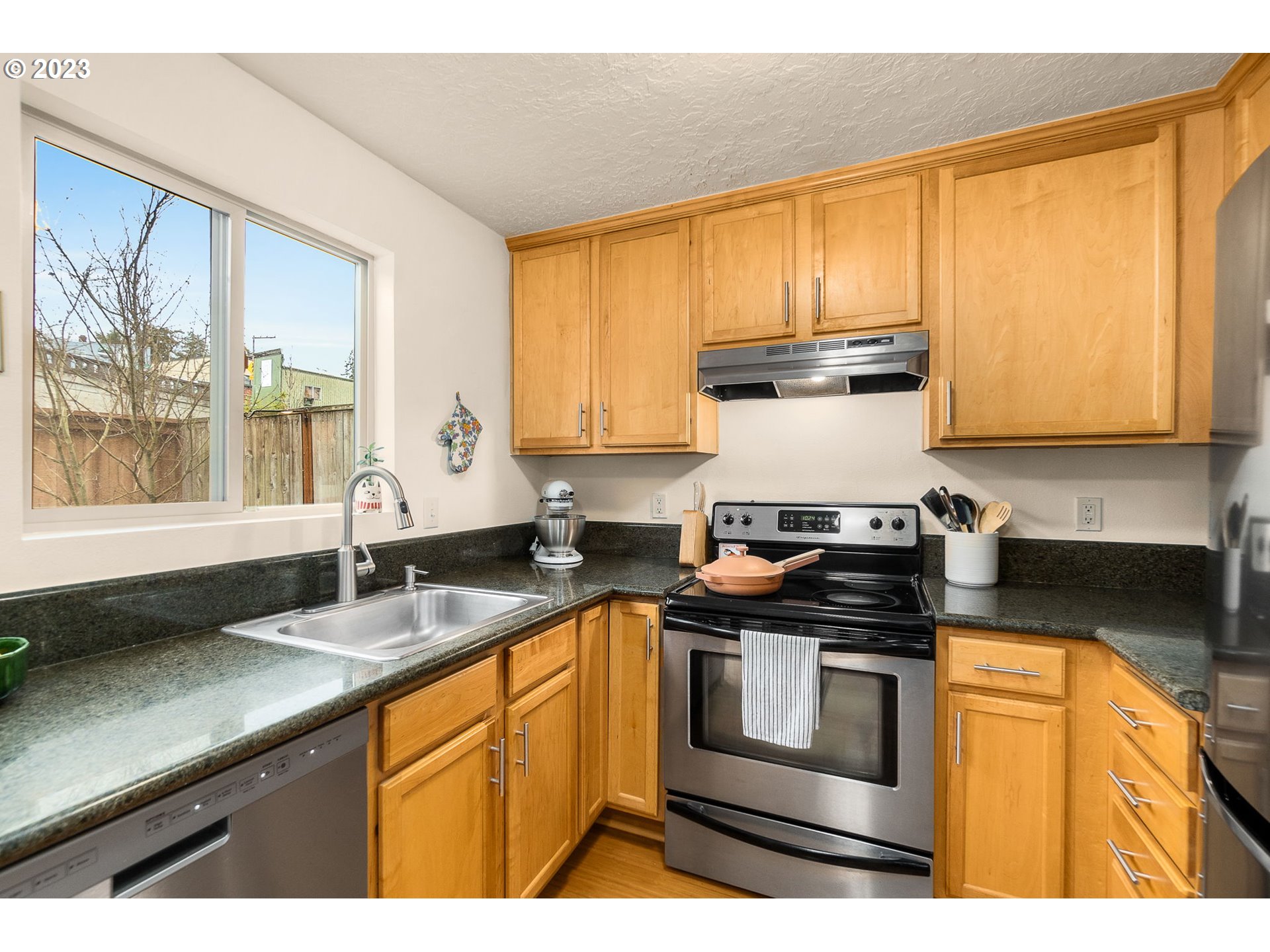 3630 Southwest Multnomah Boulevard Portland, OR 97219 - Photo 8 of 19 Gallery Image 8