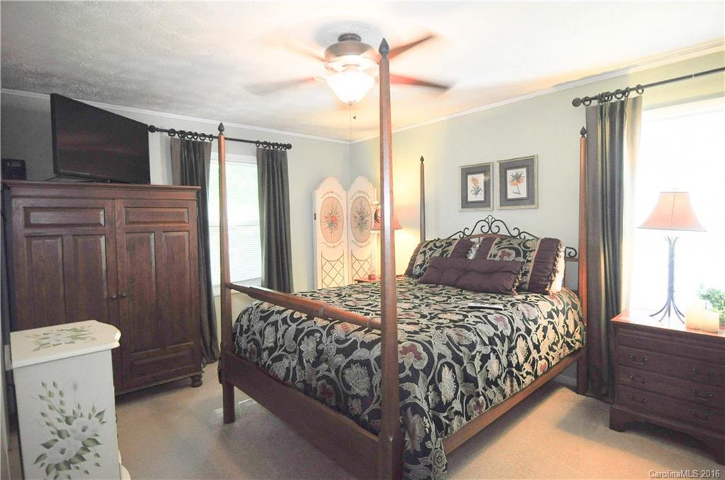 5172 Old Clyde Road Clyde, NC 28721 - Photo 18 of 24