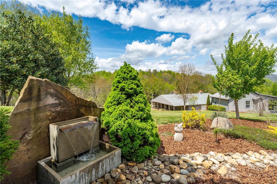 4861 Dry Hill Road Butler, TN 37640 - Photo 16 of 50 Gallery Image 16