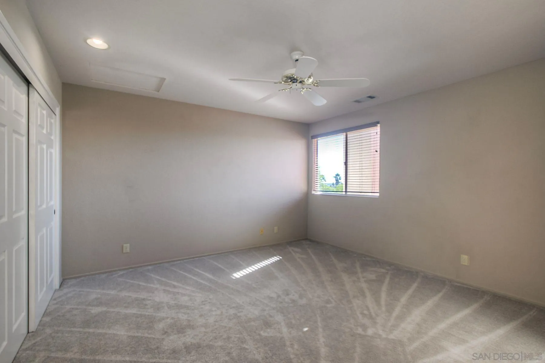 1089 Ridge Heights Drive Fallbrook, CA 92028 - Photo 23 of 42 a view of an empty room with a window