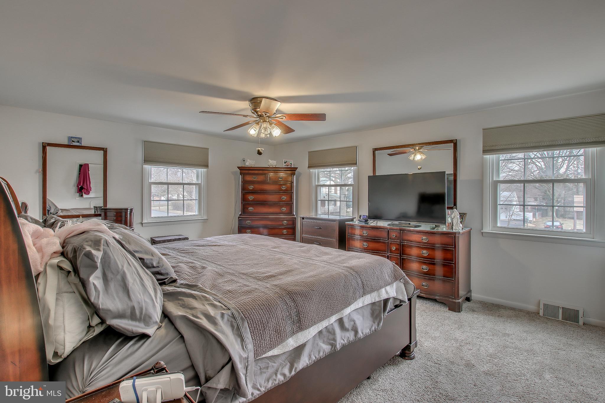 229 Crestview Road Hatboro, PA 19040 - Photo 19 of 38 Gallery Image 19