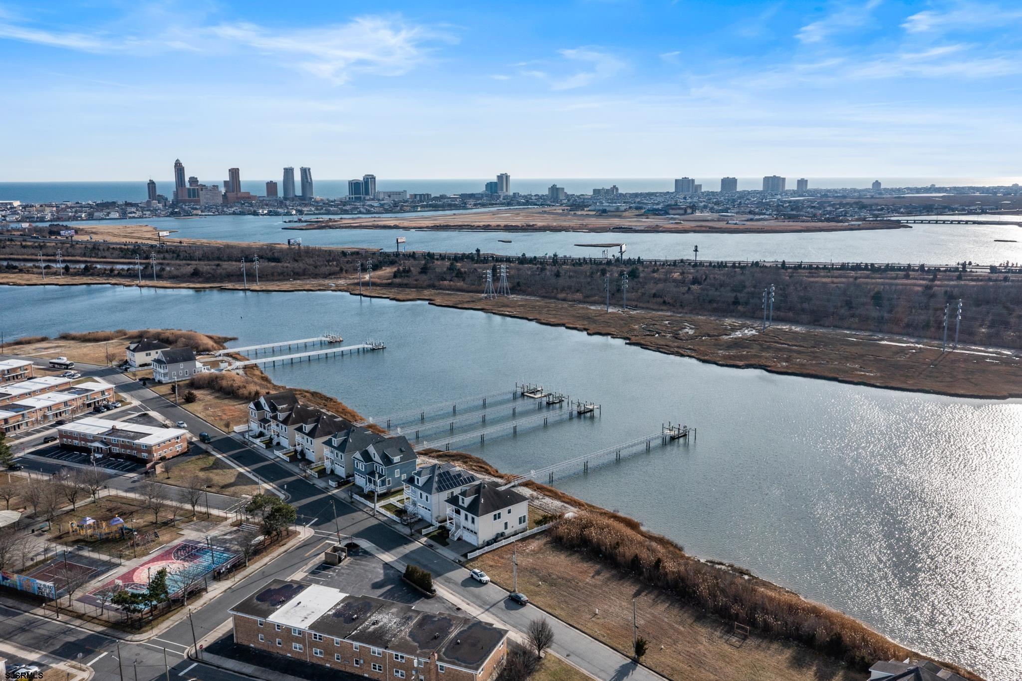 2010 West Riverside Drive Atlantic City, NJ 08401 - Photo 55 of 58 a view of a lake with a city