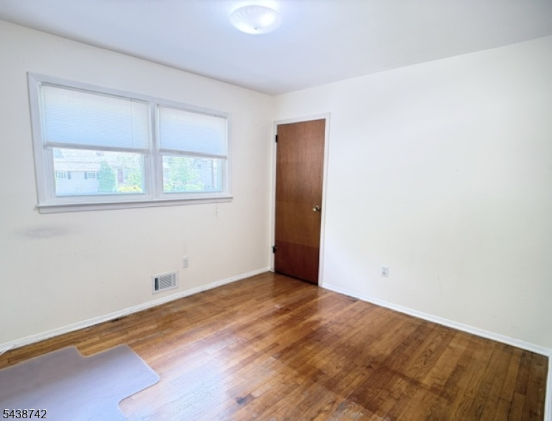 13 Greenwich Road Edison, NJ 08820 - Photo 14 of 19