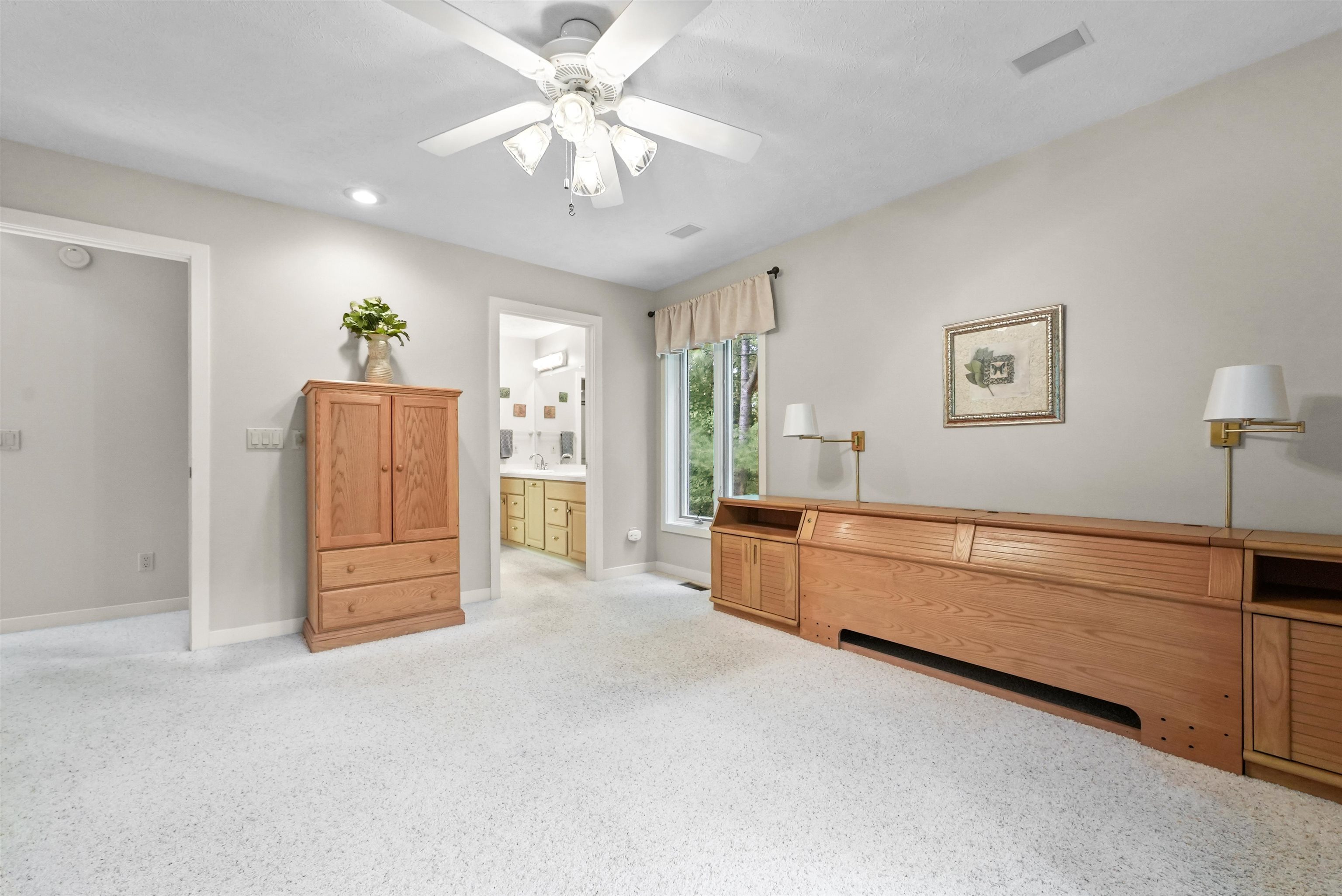 274 Port Mission Road Traverse City, MI 49686 - Photo 15 of 29 1912837-14.JPG
