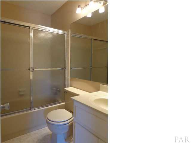 2644 Tinosa Circle Pensacola, FL 32526 - Photo 14 of 19 2nd bath.