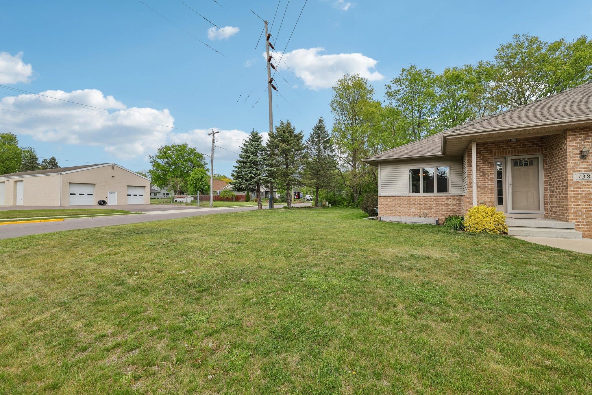 738 8th Street Prairie du Sac, WI 53578 - Photo 27 of 44