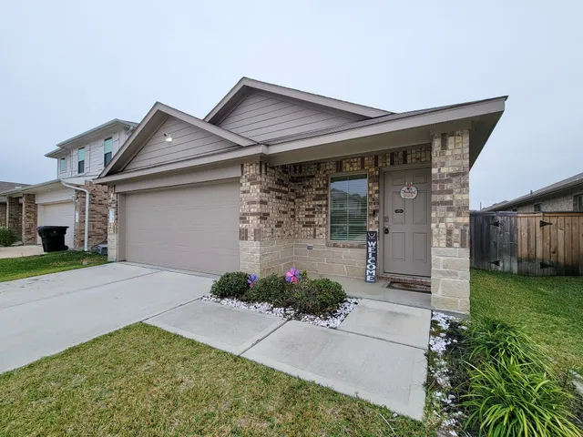 $2,300 | 14741 Hazel Br Drive, New Caney, TX 77357