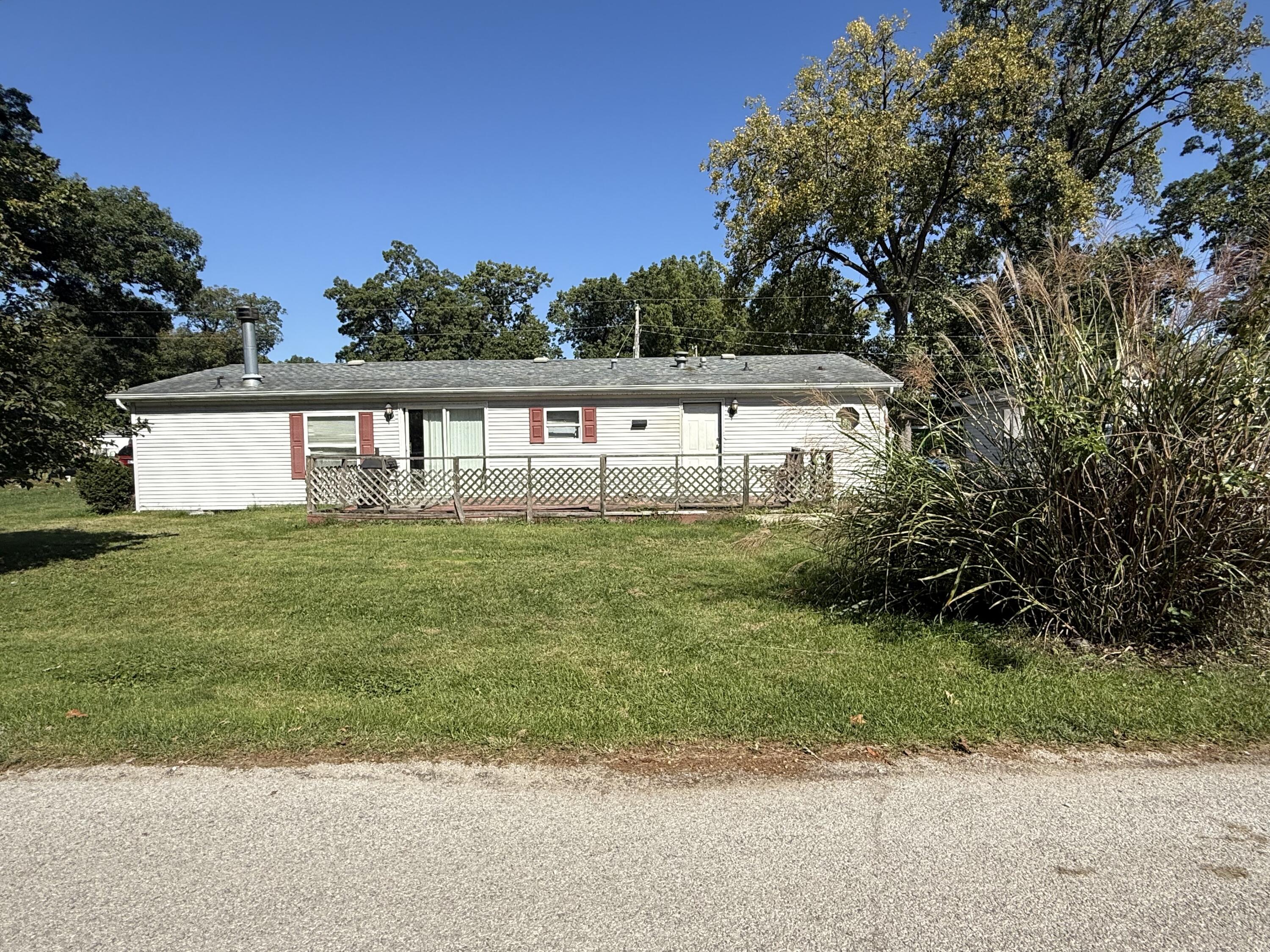 11045 East Iroquois Road Walkerton, IN 46574 - Photo 2 of 11 3000x2250