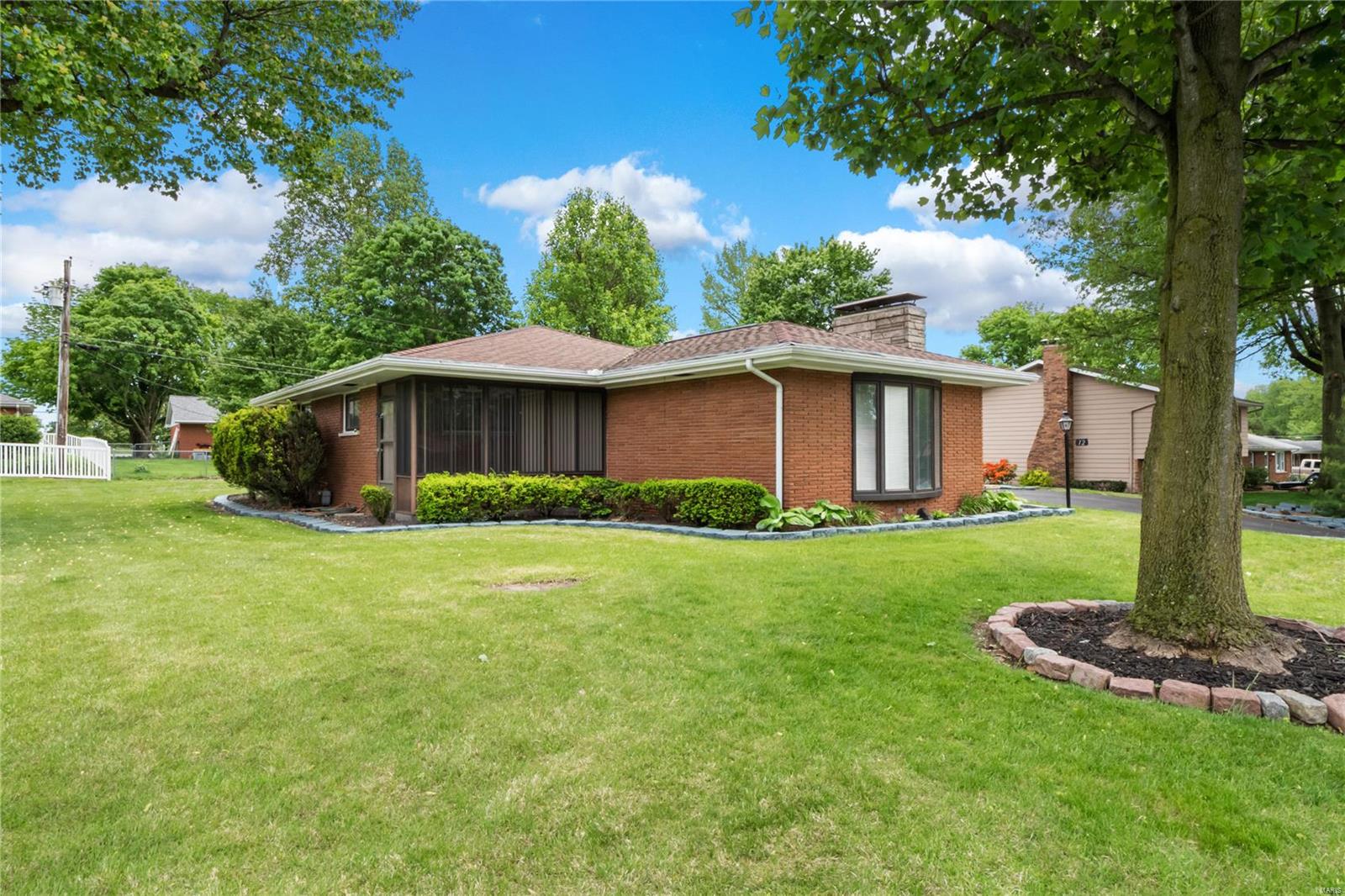12 Richard Street Waterloo, IL 62298 - Photo 3 of 32 Gallery Image 3