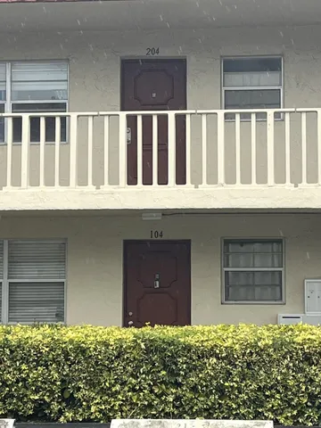 $1,250 | 21 Abbey Lane, Unit 104, Delray Beach, FL 33446