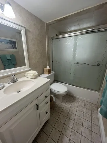 $1,250 | 21 Abbey Lane, Unit 104, Delray Beach, FL 33446