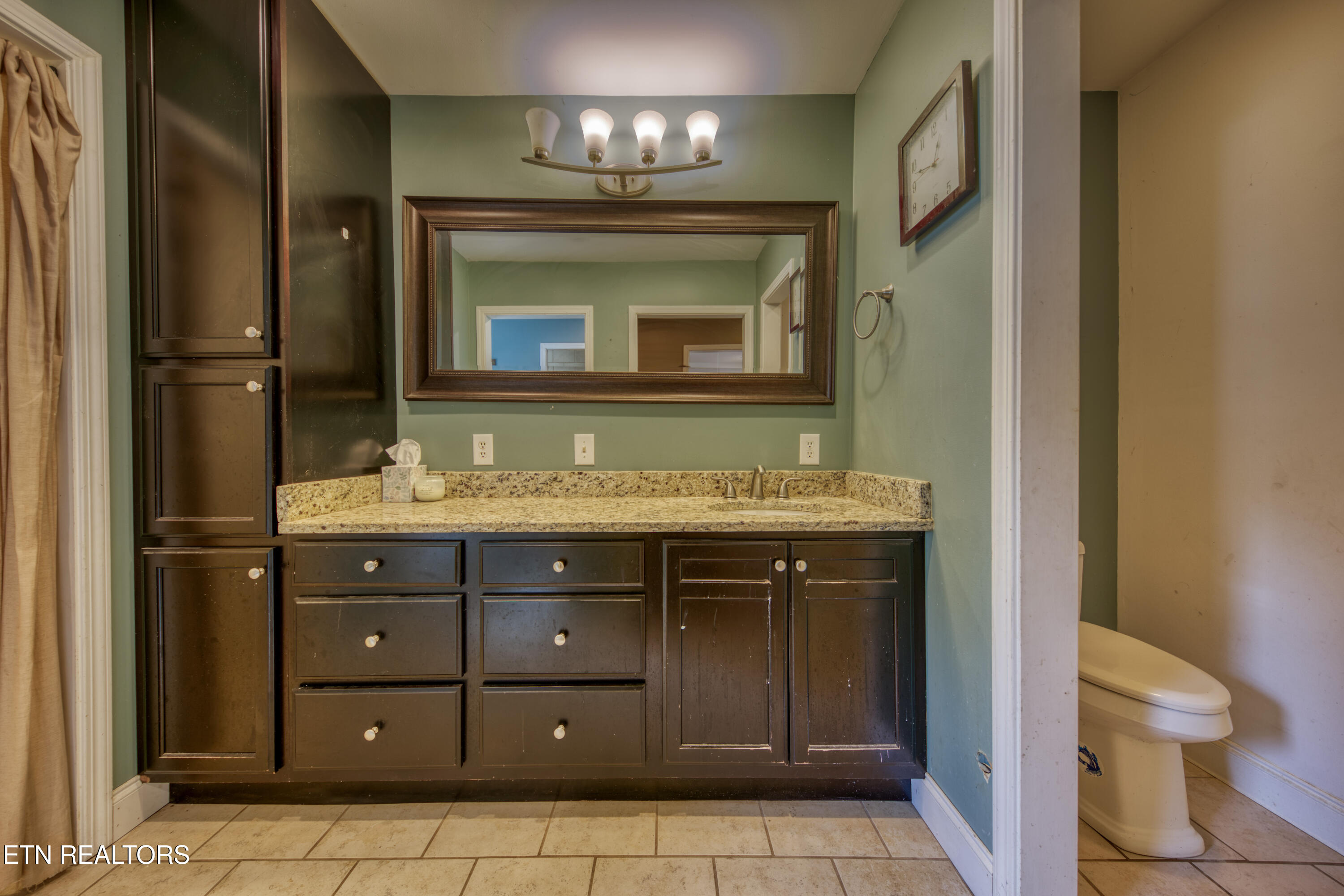 307 Anglers Cove Road Kingston, TN 37763 - Photo 24 of 44 0H3A9608_49_Original