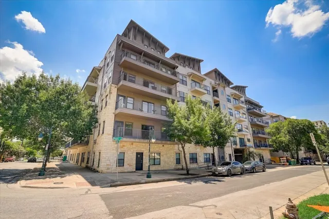 $1,695 | 2515 Pearl Street, Unit 604, Austin, TX 78705