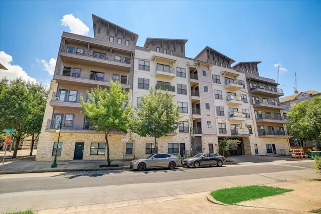 $1,695 | 2515 Pearl Street, Unit 604, Austin, TX 78705