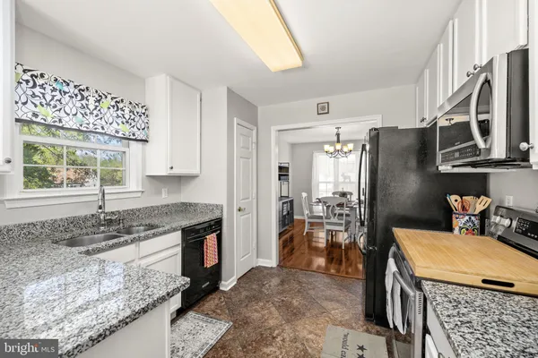 $569,000 | 10101 South Fulton Drive, Fredericksburg, VA 22408