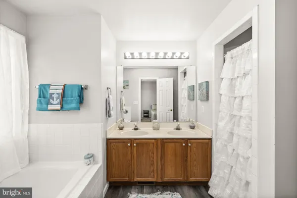 $569,000 | 10101 South Fulton Drive, Fredericksburg, VA 22408