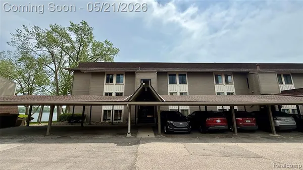 $2,500 | 844 Cliffs Drive, Ypsilanti, MI 48198
