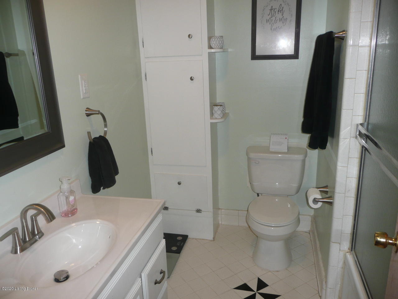 2941 Sheldon Road Louisville, KY 40218 - Photo 5 of 21 P1070257