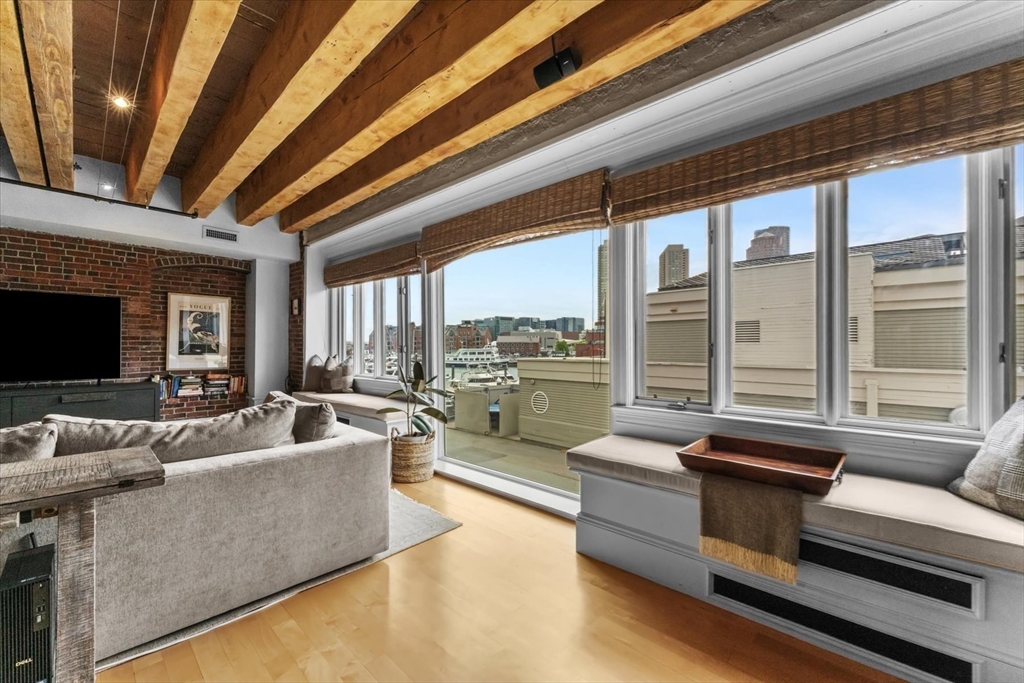 36 Commercial Wharf, Unit 2 Boston, MA 02110 - Photo 6 of 35
