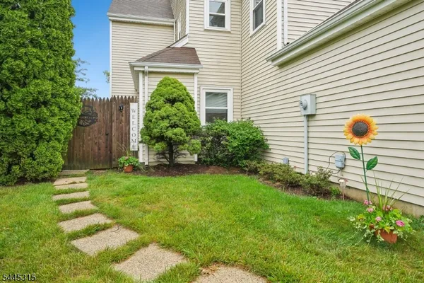 $529,000 | 17 Cooper Court, Freehold, NJ 07728