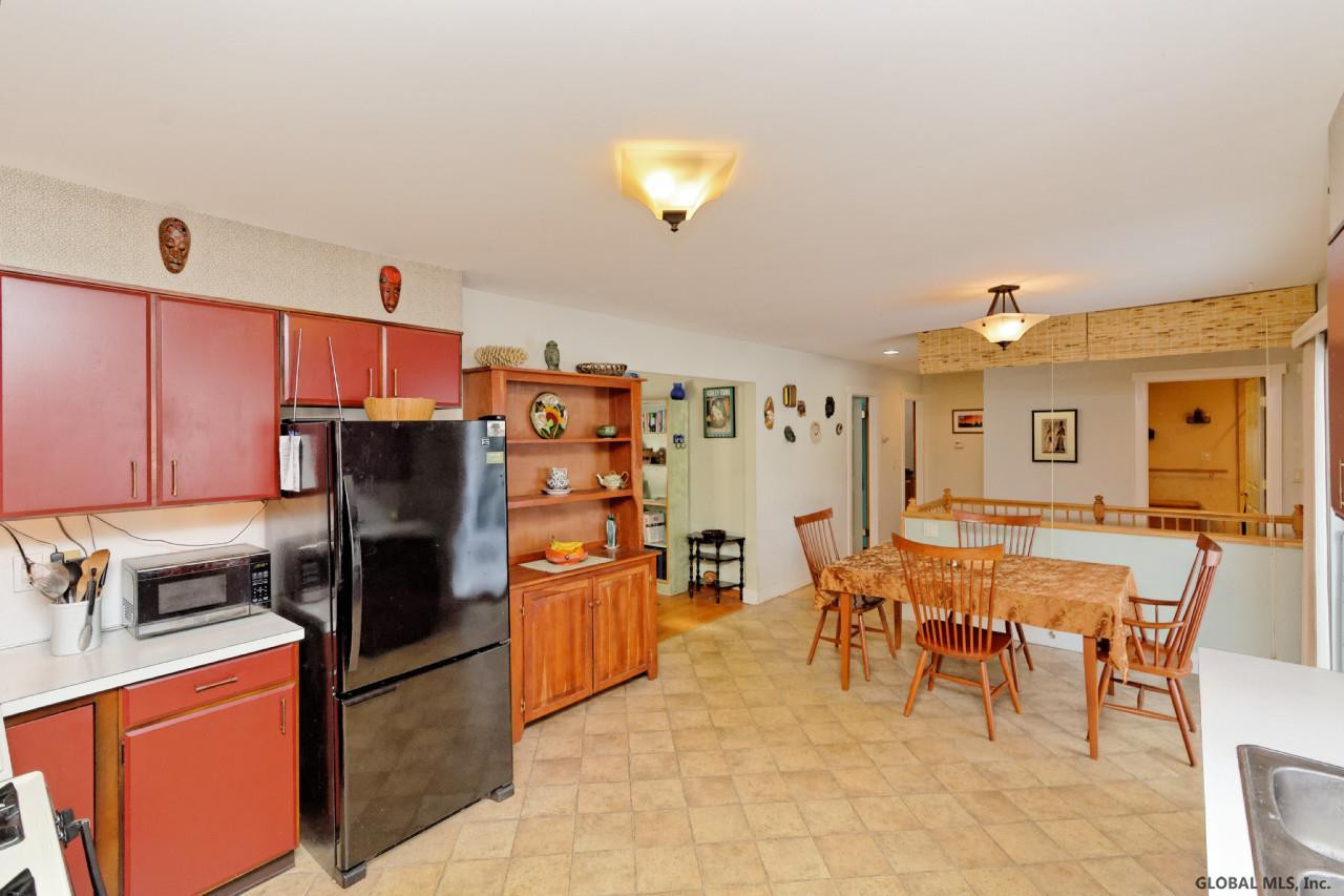 3167 Lone Pine Road Schenectady, NY 12303 - Photo 3 of 25 Photo 3