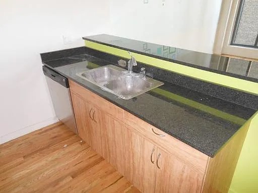 1224 West Van Buren Street, Unit 511 Chicago, IL 60607 - Photo 4 of 9