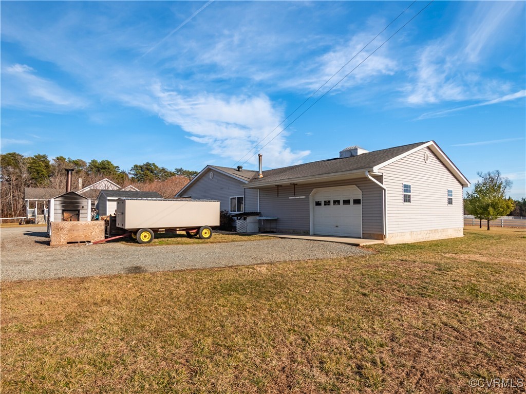 1211 Hunting Creek Road Nathalie, VA 24577 - Photo 33 of 50 Garage/rear of secondary 3/2 home