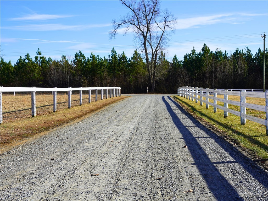 1211 Hunting Creek Road Nathalie, VA 24577 - Photo 39 of 50 View of gravel driveway